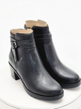 Easy Spirit Black Leather Ankle Boots